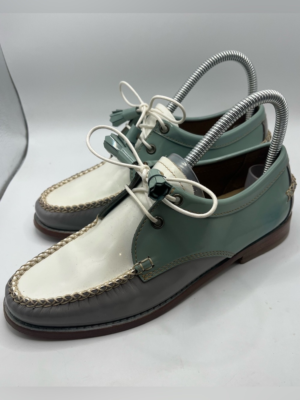 G.H BASS WEEJUNS Winnie Patent Leather OXFORD SHOE Loafer Sz 6 1/2 Lt Blue/Grey